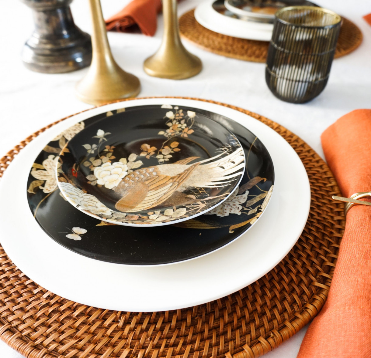 Setting the Perfect Holiday Table: A Guide to Stressless Entertaining